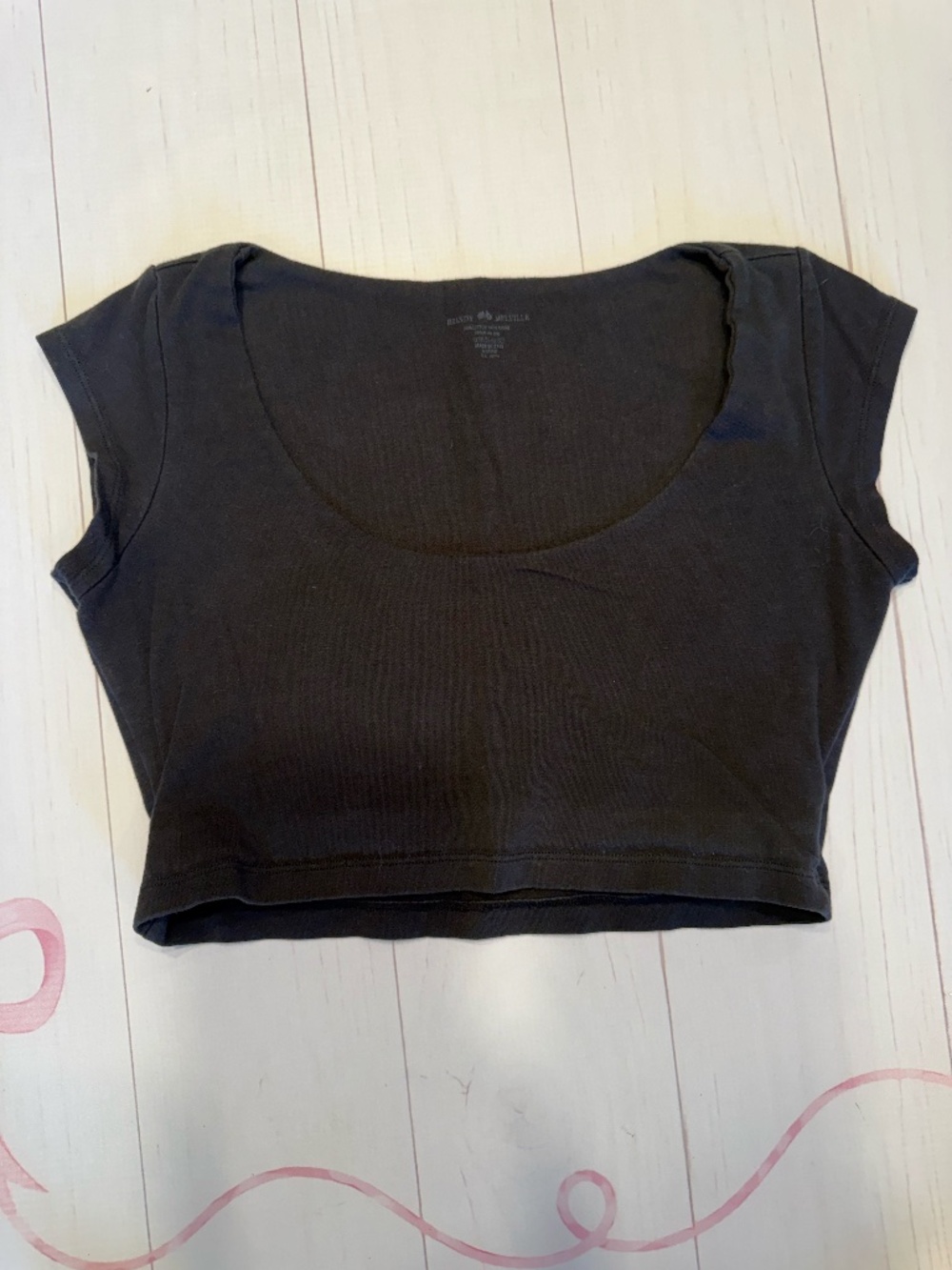 Brandy Melville Cap Sleeve Scoop Neck Crop Top One size